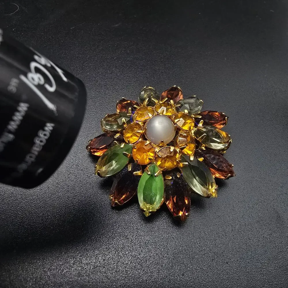 Faux Topaz Champagne Rhinestone Flower Brooch Vintage Glam